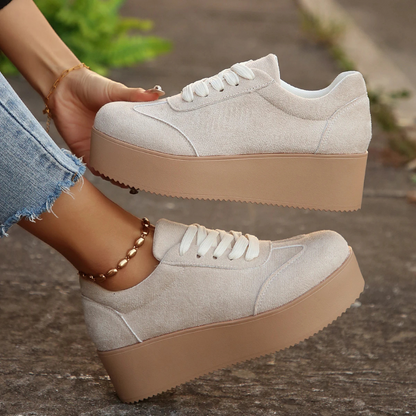 EVA™ | Wildlederschuhe mit Keilabsatz