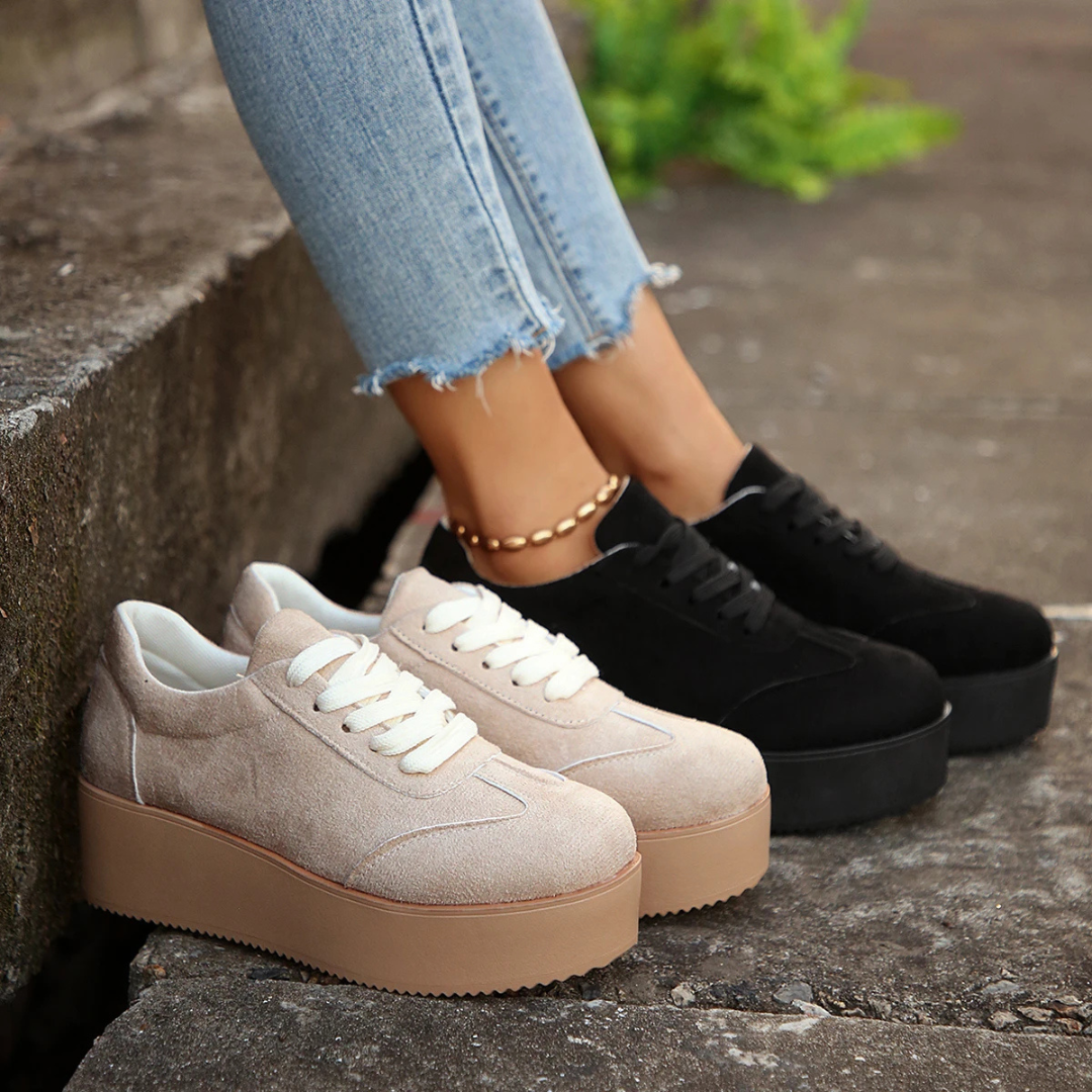 EVA™ | Wildlederschuhe mit Keilabsatz