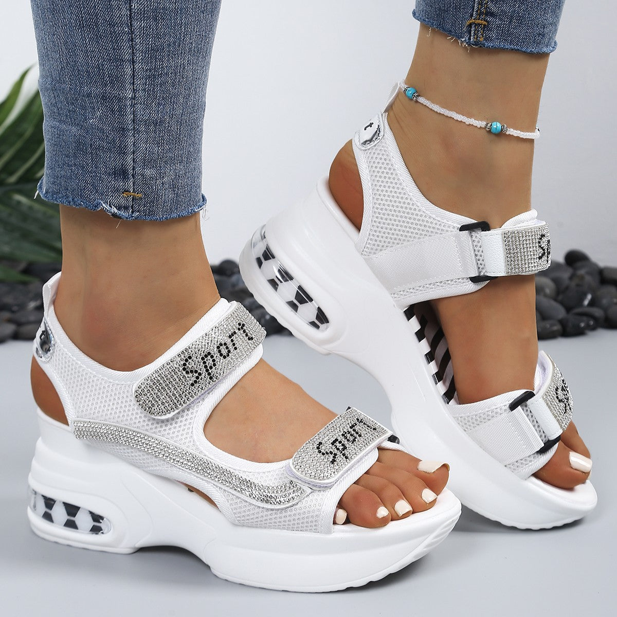 JULIA - Sandalen mit Keilabsatz.