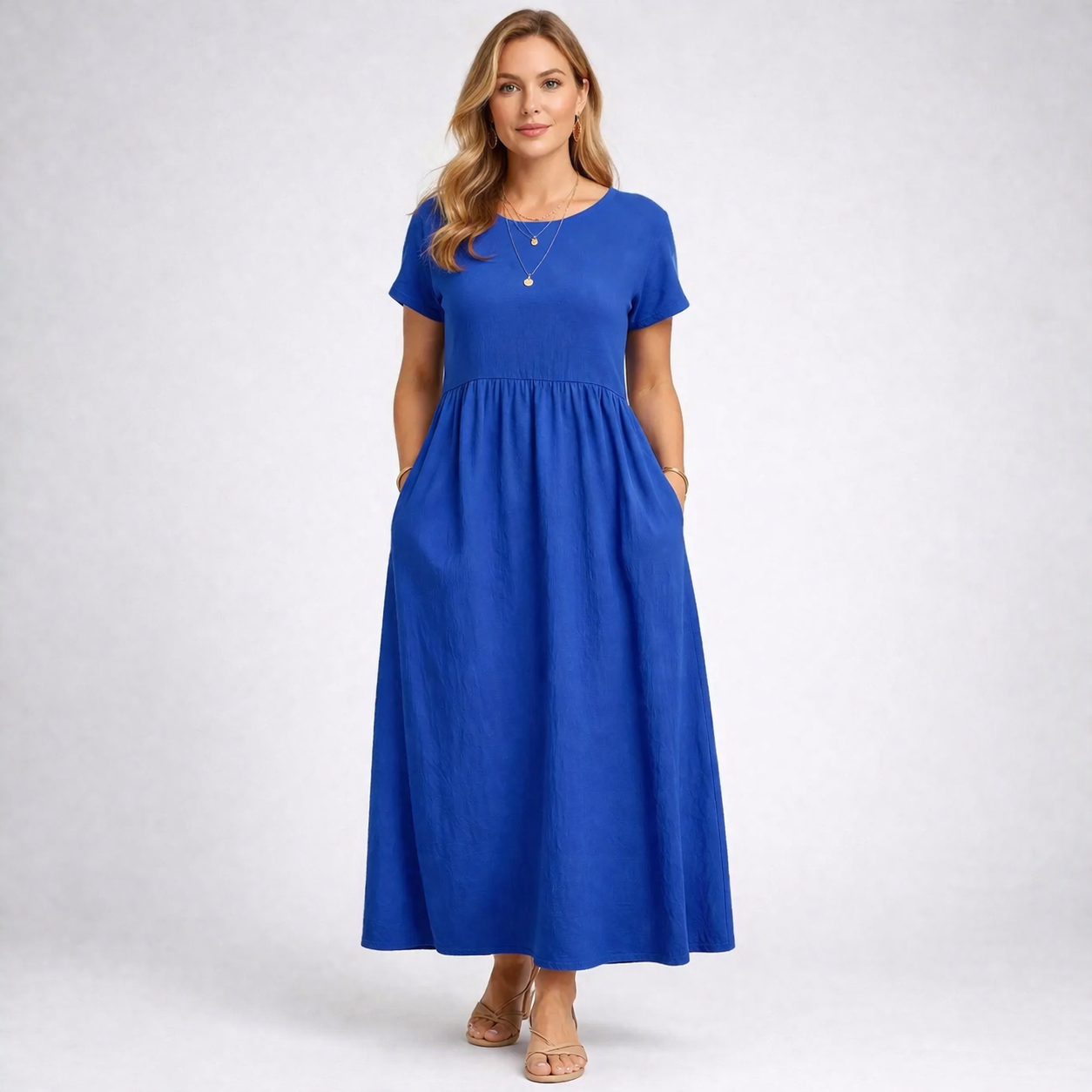 ELVIRA | Maxi Kleid in Minimalistisch Creme mit Taschen