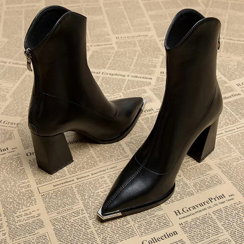 CAMILLE™ | Stiefeletten mit verchromter Spitze