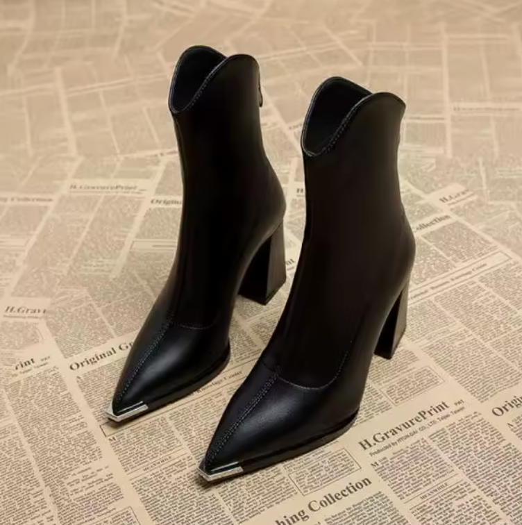 CAMILLE™ | Stiefeletten mit verchromter Spitze