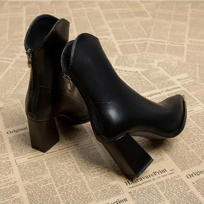 CAMILLE™ | Stiefeletten mit verchromter Spitze