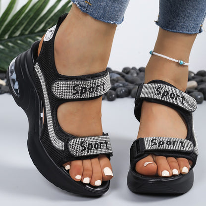 JULIA - Sandalen mit Keilabsatz.