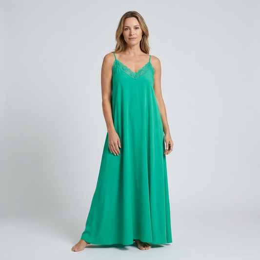NOIREA | Maxi Kleid in Elegantem Schwarz mit Spitzen-Details