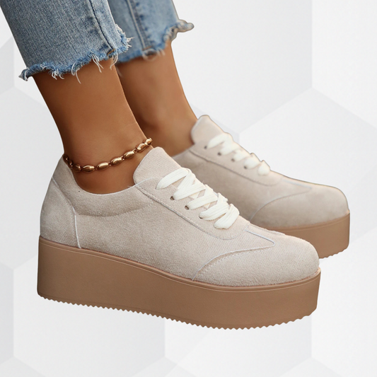 EVA™ | Wildlederschuhe mit Keilabsatz